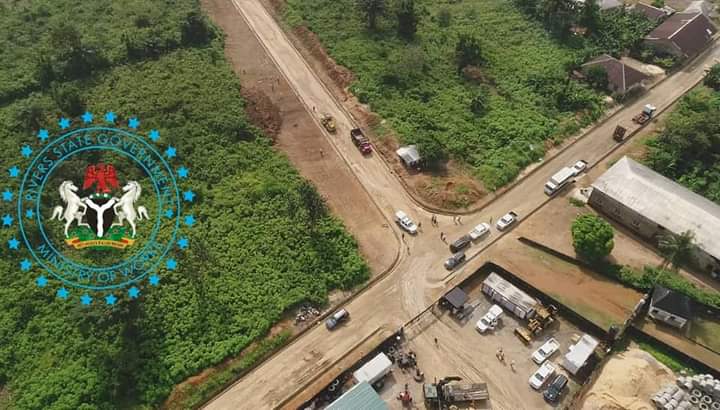 rsreportersng's tweet photo. Ongoing Construction Of Ogbakiri Internal Roads in Emuoha LGA.
_
Visit - https://t.co/bLgWqAWdIu or click the link on our bio for news & entertainment gist
_
#RSReporters #RiversStateReporters #RiversState https://t.co/1eDFV9dC0G