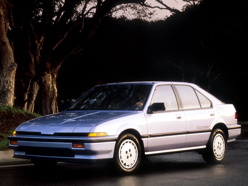 G_Champomier's tweet photo. Avant que les intégristes français de l’Integra qui n’ont connu que la DC2 Type R ne s’offusquent de la banalité de la nouvelle venue, je tenais simplement à rappeler qu’une Acura Integra à la base c’est ça #returnofintegra #integra https://t.co/HmTBr0nmyC