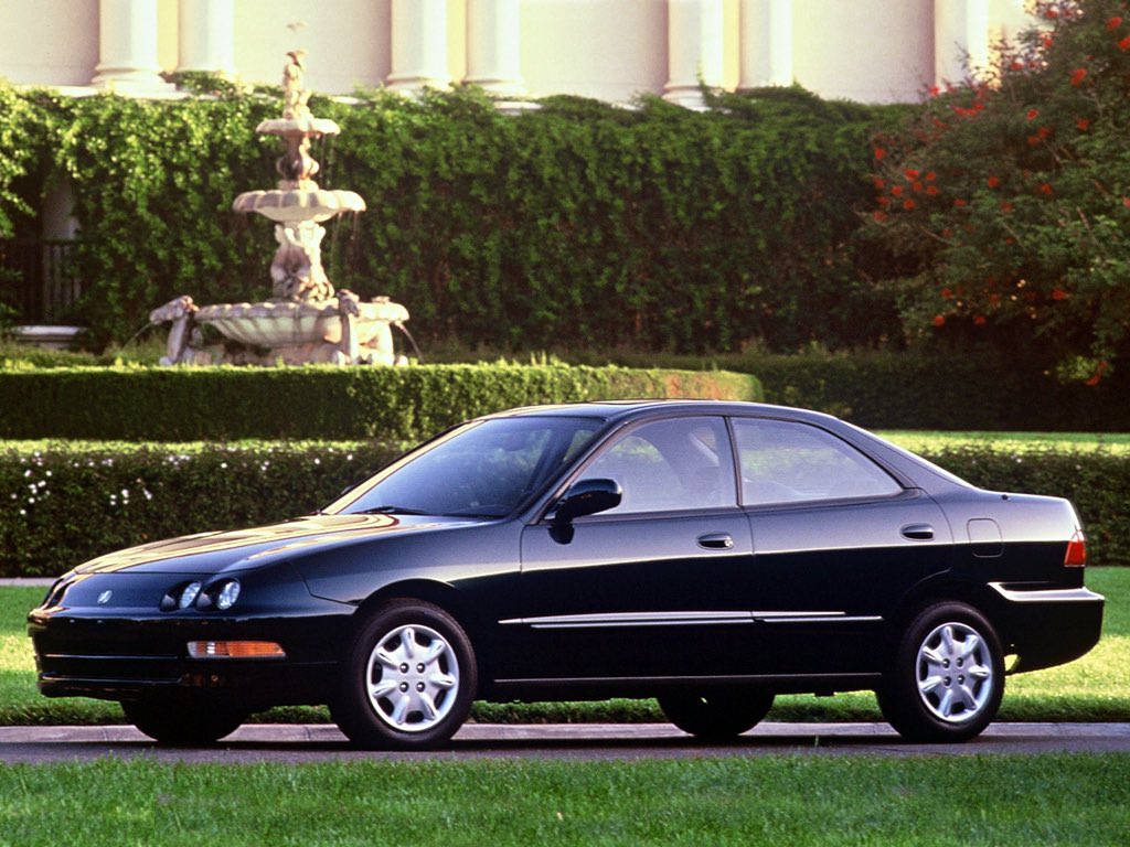 G_Champomier's tweet photo. Avant que les intégristes français de l’Integra qui n’ont connu que la DC2 Type R ne s’offusquent de la banalité de la nouvelle venue, je tenais simplement à rappeler qu’une Acura Integra à la base c’est ça #returnofintegra #integra https://t.co/HmTBr0nmyC