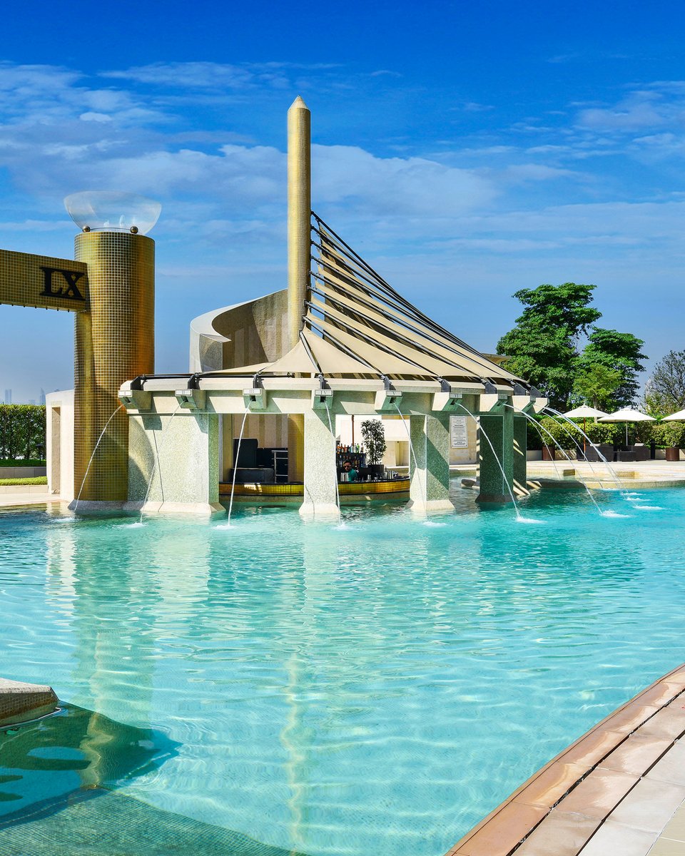 rafflesdubai's tweet photo. Life is always cooler by the pool.. #WhileAtRaffles #RafflesDubai https://t.co/UAhG2FBIFG