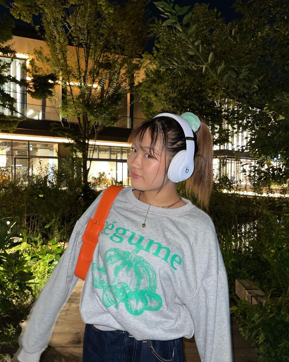 BeatsbyDreJP's tweet photo. 彼女のインスピレーションを支える、Beatsのダイナミックサウンド。ReiNa (@ReiNaQMofficial) のお気に入りはコーデしやすいホワイトのStudio3ヘッドフォン✨
#Studio3Wireless をチェック。
https://t.co/SqZe71pVbI https://t.co/7lcBDZURBX