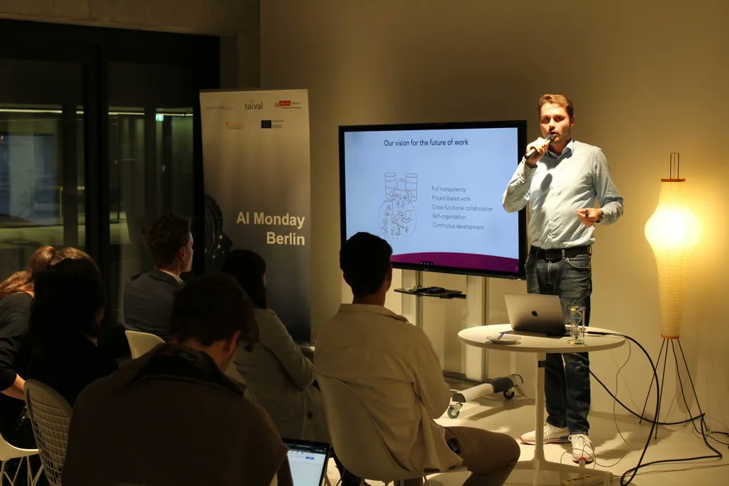 iCombine_'s tweet photo. This week, we had the pleasure to be on stage at AI Monday. It was the first live event since the pandemic - and it felt so awesome to be in front of physically present people again. Stay tuned as we will share the recording of his interactive talk. https://t.co/7EPyjYlo8V