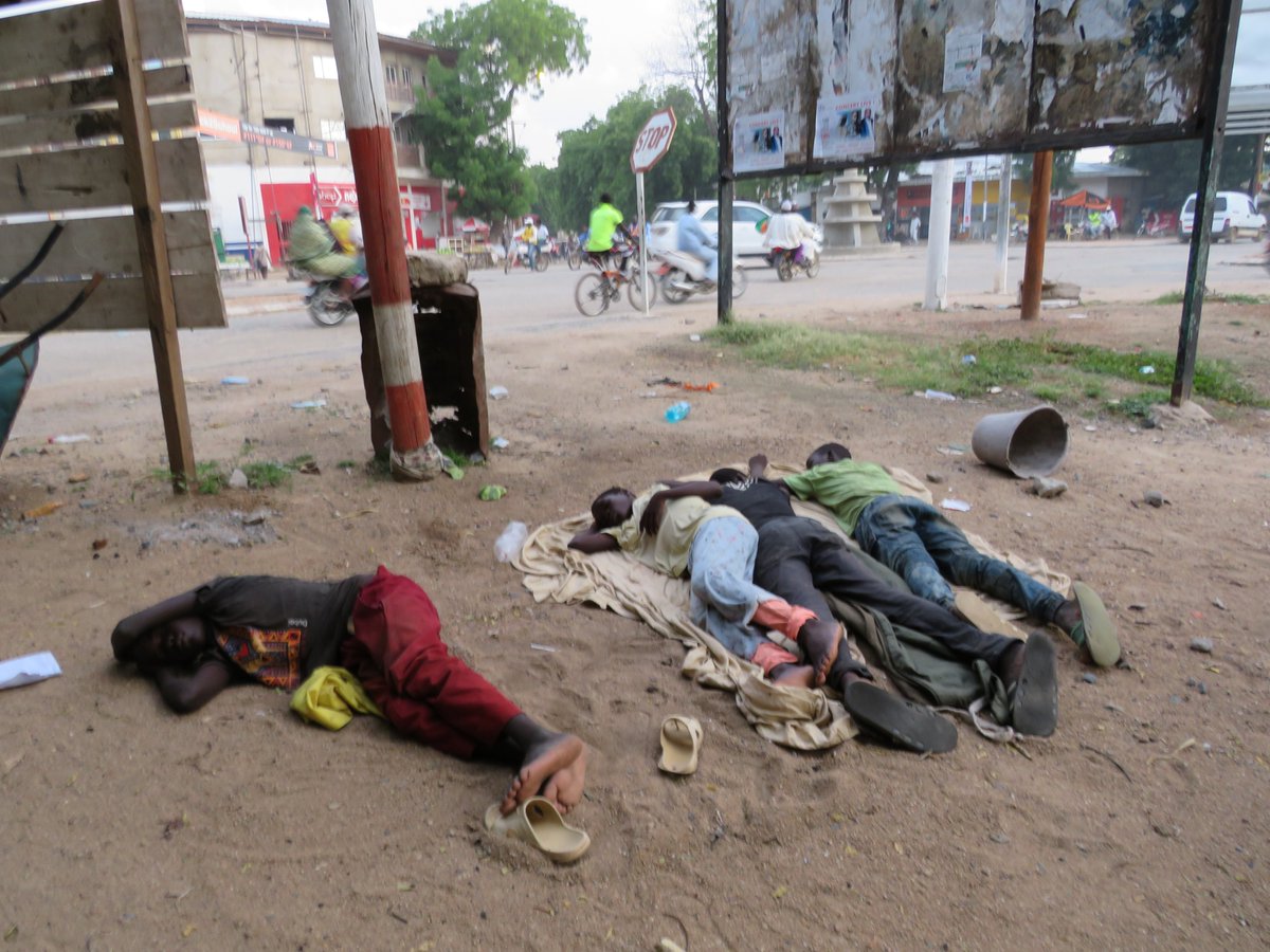 ZEFbonn's tweet photo. Most #refugees and #migrants end up in neighboring countries in the Global South. ZEF researcher Oyewole Simon Oginni conducts research on Displacement  in Border Cities of the Lake Chad Basin Region. Read his latest publ.: https://t.co/nm9DuLASfu

@DAAD_Germany  @BMZ_Bund https://t.co/4ajh4wZtWg