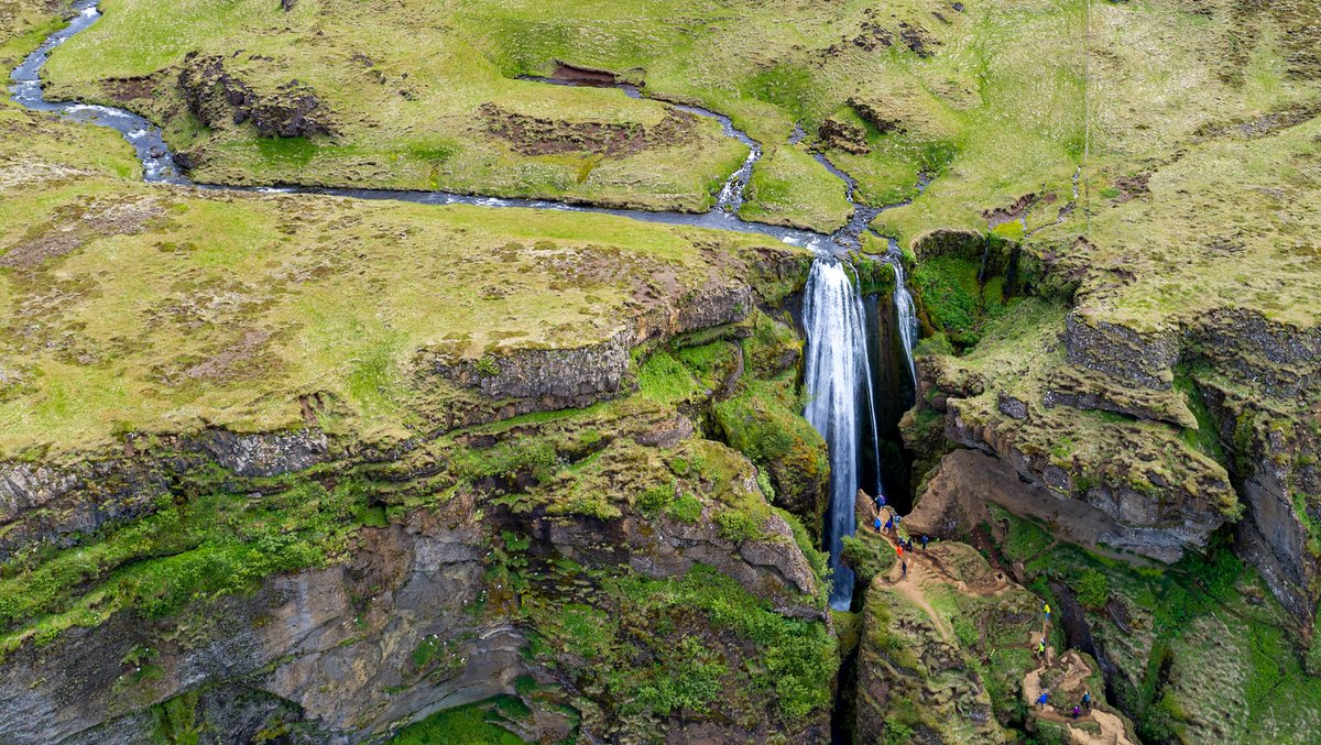 edgecases_scape's tweet photo. The Seljalandsfoss waterfall complex, Iceland.

https://t.co/iKX1Mg9ZVW https://t.co/L20jEW5eff
