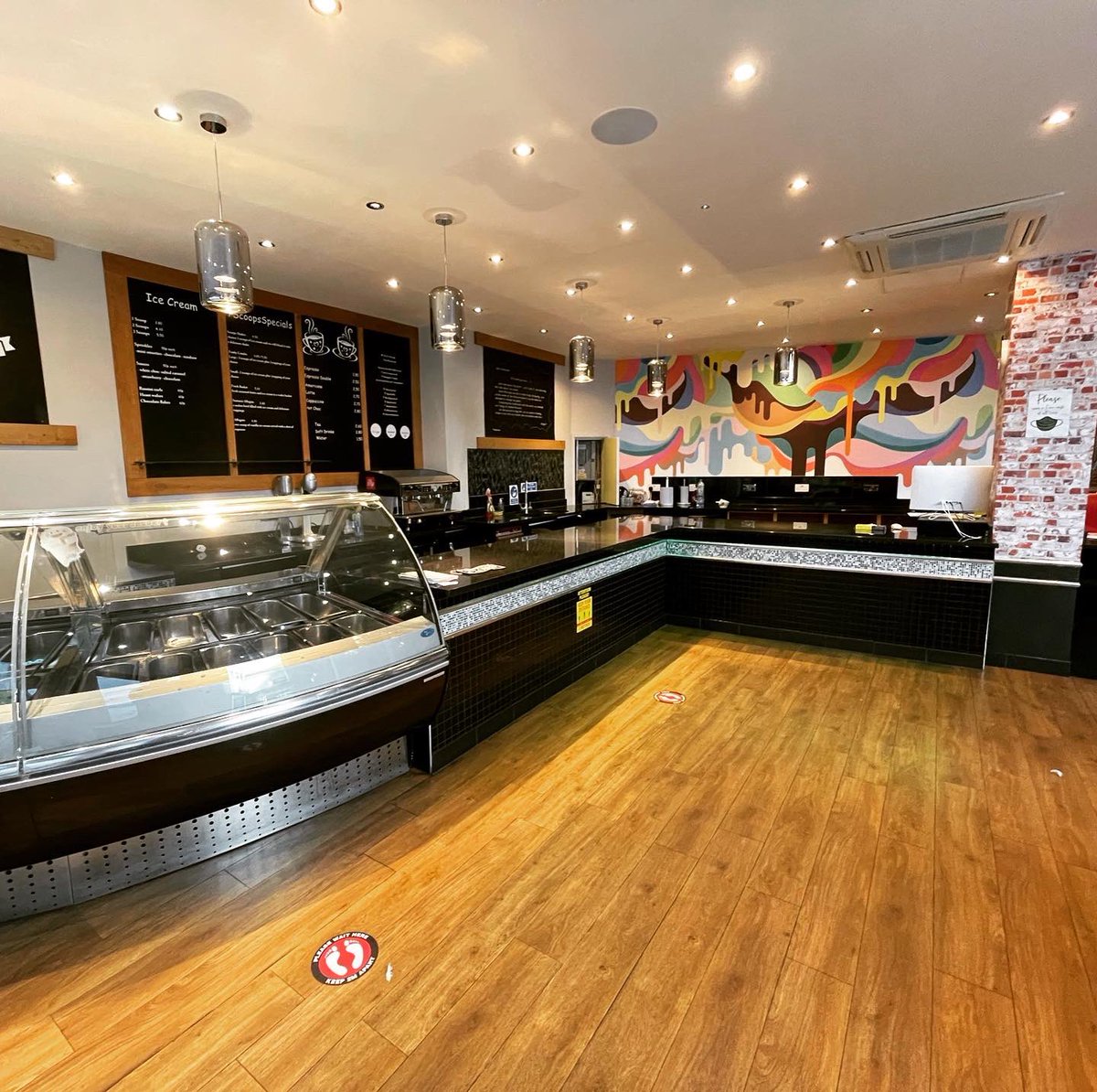 Ellis_Partners's tweet photo. To Let
 
Burlington Arcade, Bournemouth

- Ground floor 1238 sq.ft.
- First floor 412 sq.ft.

- £12,000 per annum (plus VAT)

Arrange a viewing today:

📞:01202 551821

📧:bhcommercial@ellis-partners.co.uk

💻:https://t.co/rRX0gaqBqL

#bournemouth #commercialproperty #shop https://t.co/UYOlMw9x1w