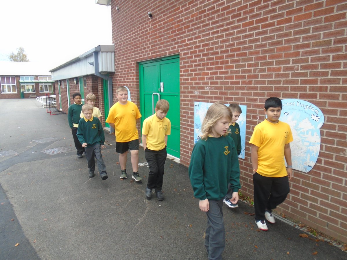 firsprimarysale's tweet photo. #MissButtersclass have been learning how to follow and give directions this week! We moved our bodies by following instructions on the playground, and gave the bee-bots directions to follow a map in class. https://t.co/MoKN3jF4Zz