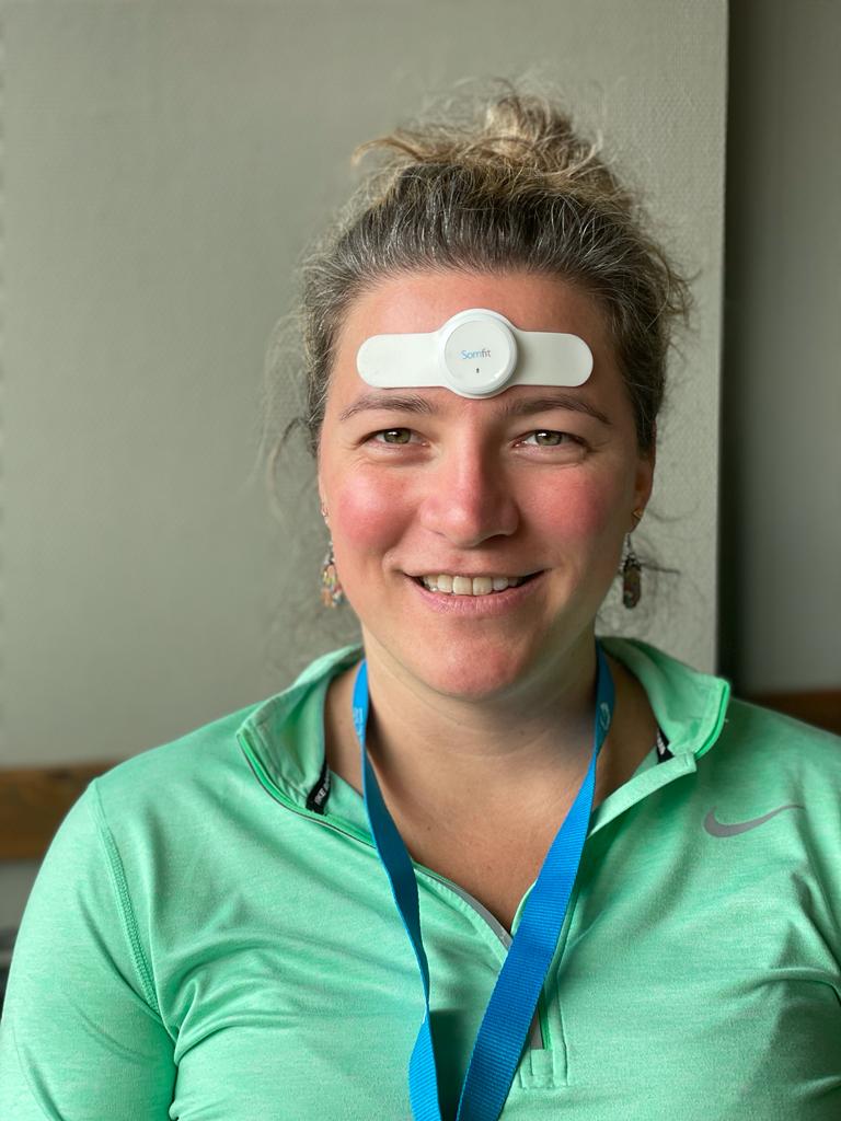 Virginie Gabel et son équipe étudient le sommeil des athlètes ! 💤
Un protocole en trois phases : avant-pendant-après.
Chaque période de sommeil est analysée afin de voir comment celui-ci évolue avec l'effort !
L'application Somfit 
 👉 play.google.com/store/apps/det…