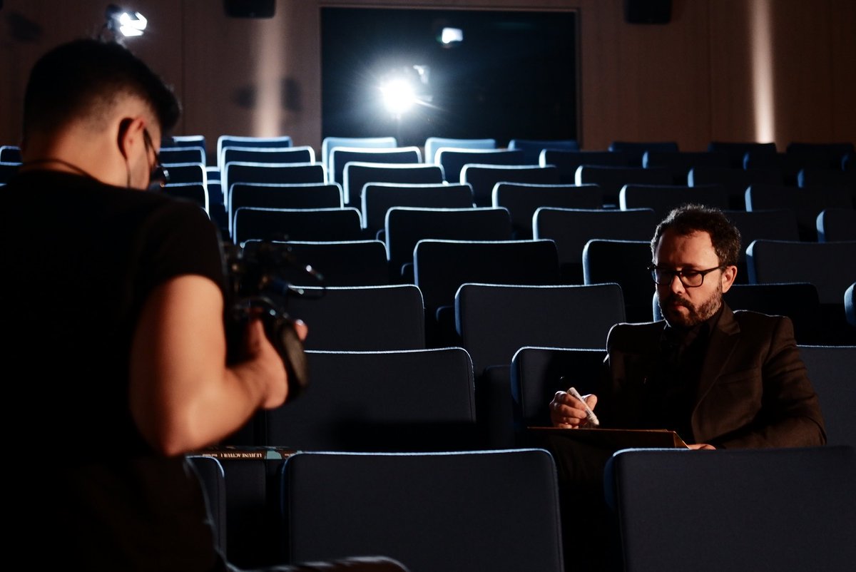 laureginies's tweet photo. François Truffaut, Vincent Lacoste et Conan le Barbare bref @RiadSattouf dans #StoryClassique à partir du dimanche 14/11 sur @OCSTV.
📷 Julien Barbinet https://t.co/OPY82IedbV