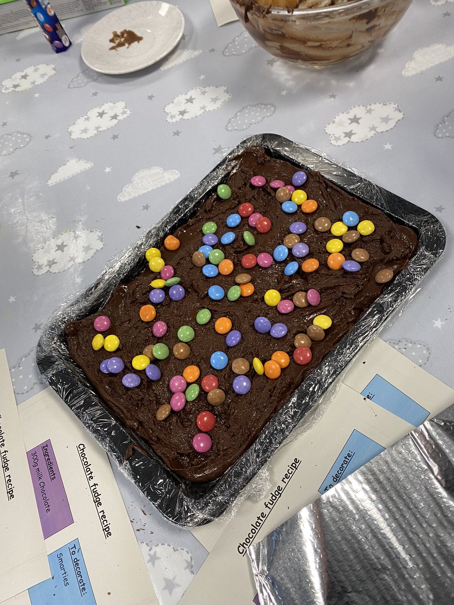 Mrs_Lancaster1's tweet photo. Our Fresh Start class have been working through module 14 this week. We thought we would put our learning into context and have a go at a recipe. Amazing sounding out of the trickier words and brilliant team work! @RuthMiskinEdu @GHSfalkirk #literacy #education #readwriteinc https://t.co/gB742GNY4D