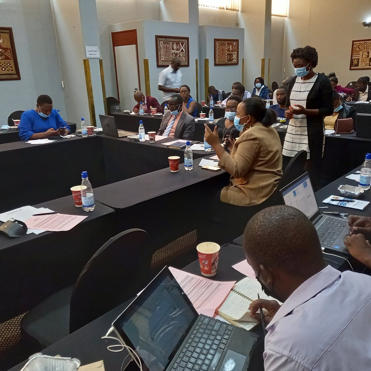 TheFeedZW's tweet photo. We are live from @misazimbabwe stakeholders meeting on internet Access and Affordability in Zimbabwe @communitypodium @MatoboYouth #DigitalRightsZW #InternetAccess2021 @MISARegional https://t.co/19DV6bqEVI