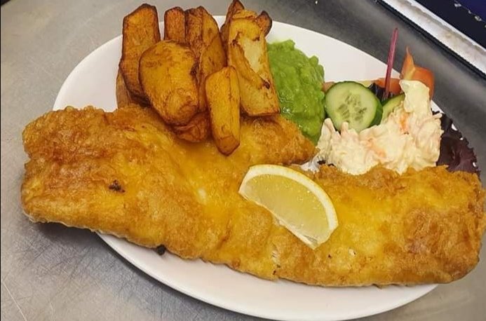 CloverWolf6's tweet photo. Yay it's fish Fryday. Come and enjoy our chefs amazing fish and homemade chips served from 12pm-4pm. Don't fancy it? We also have on offer yorkshire pudding wraps as well as lasagne, chicken parmo and a variety of other options. #freshfood #supportsmallbusinesses https://t.co/vEgFAimUgL
