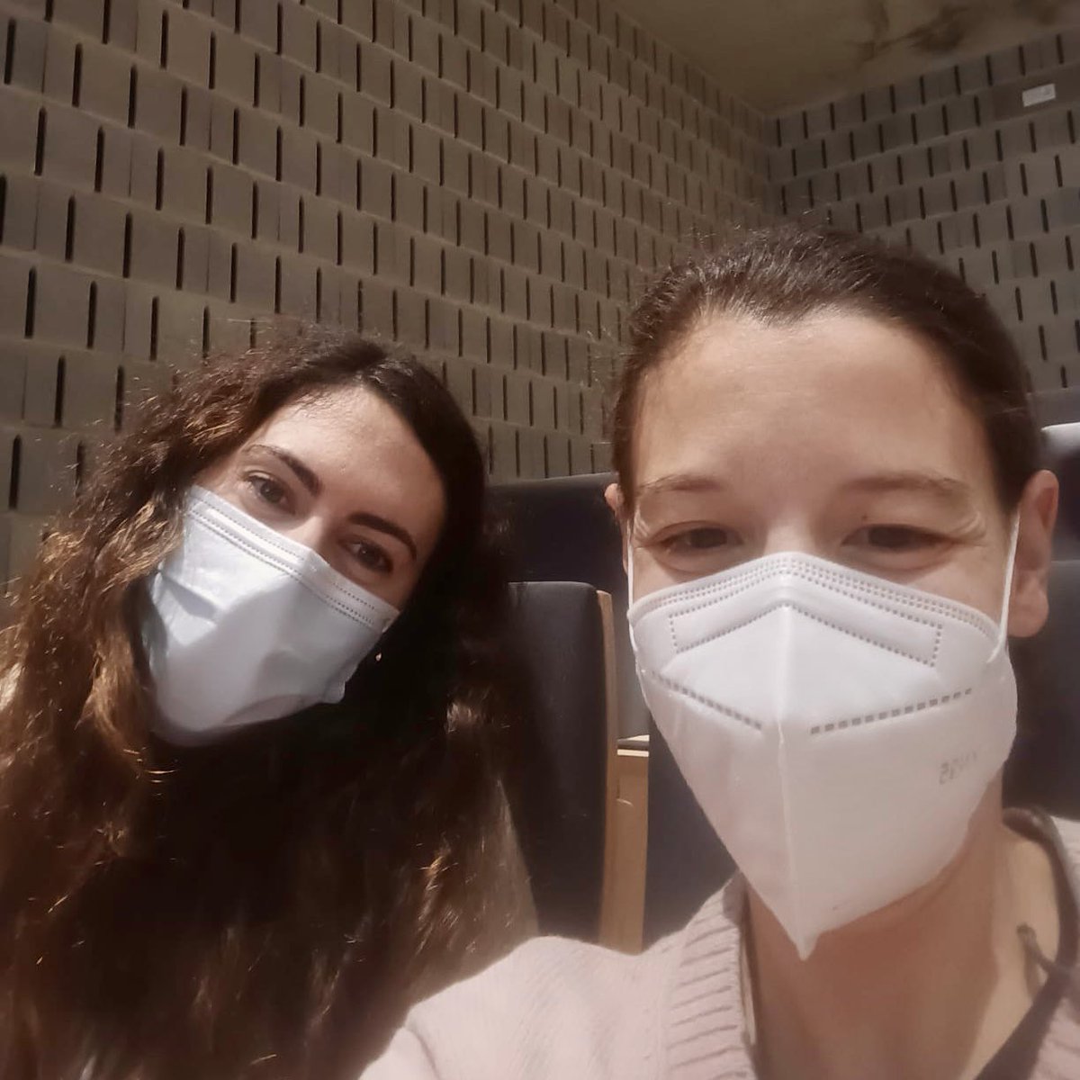 drtranfield's tweet photo. I hope this is the future of science and conferences. Two of the #igcemf team are at the meeting in person with demo samples but I am joining remotely. Less people traveling, same number of people learning. This is what our ๐ needs! Well done @i3S_UPorto for a hybrid event! https://t.co/YP23EuLeZz