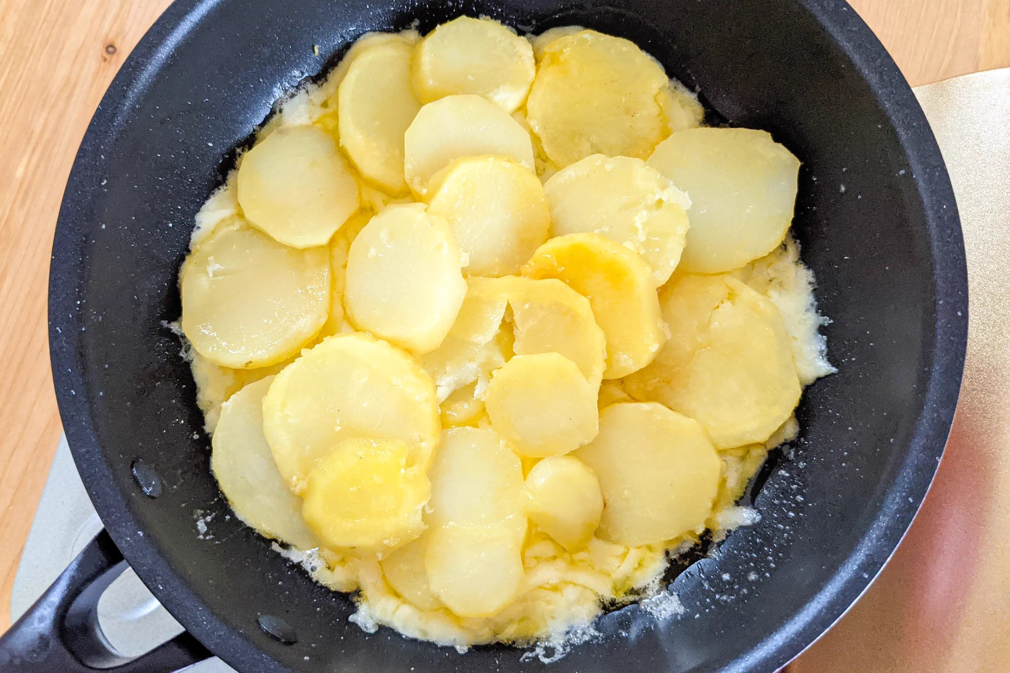 フライパンで作れるからお手軽！簡単で美味しそうな「ポテトグラタン」レシピ！