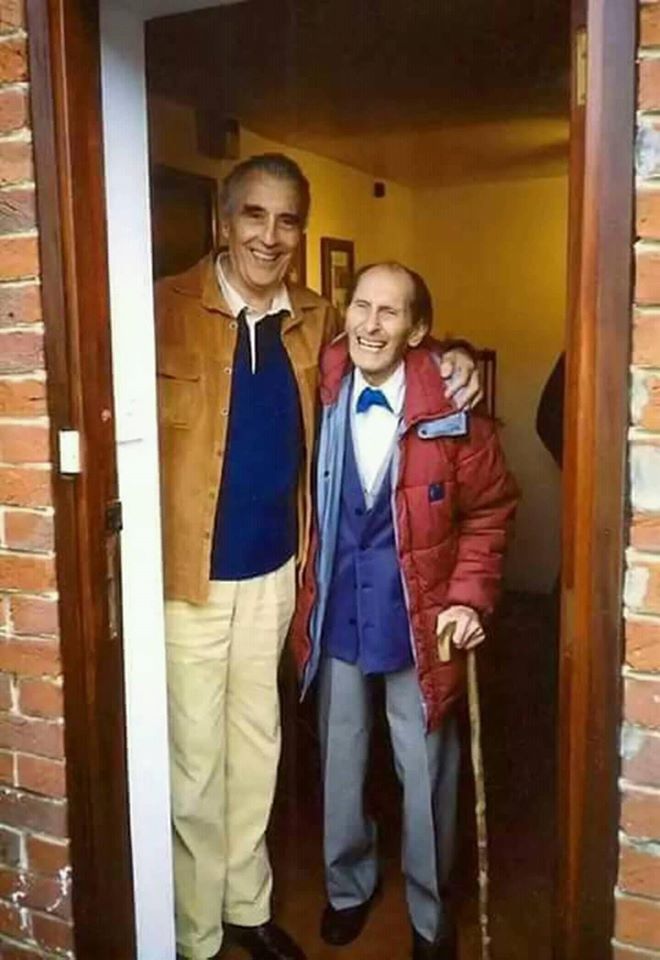 HorrorHammer1's tweet image. Christopher Lee and Peter Cushing's last meeting at Canterbury Kent England (1994)