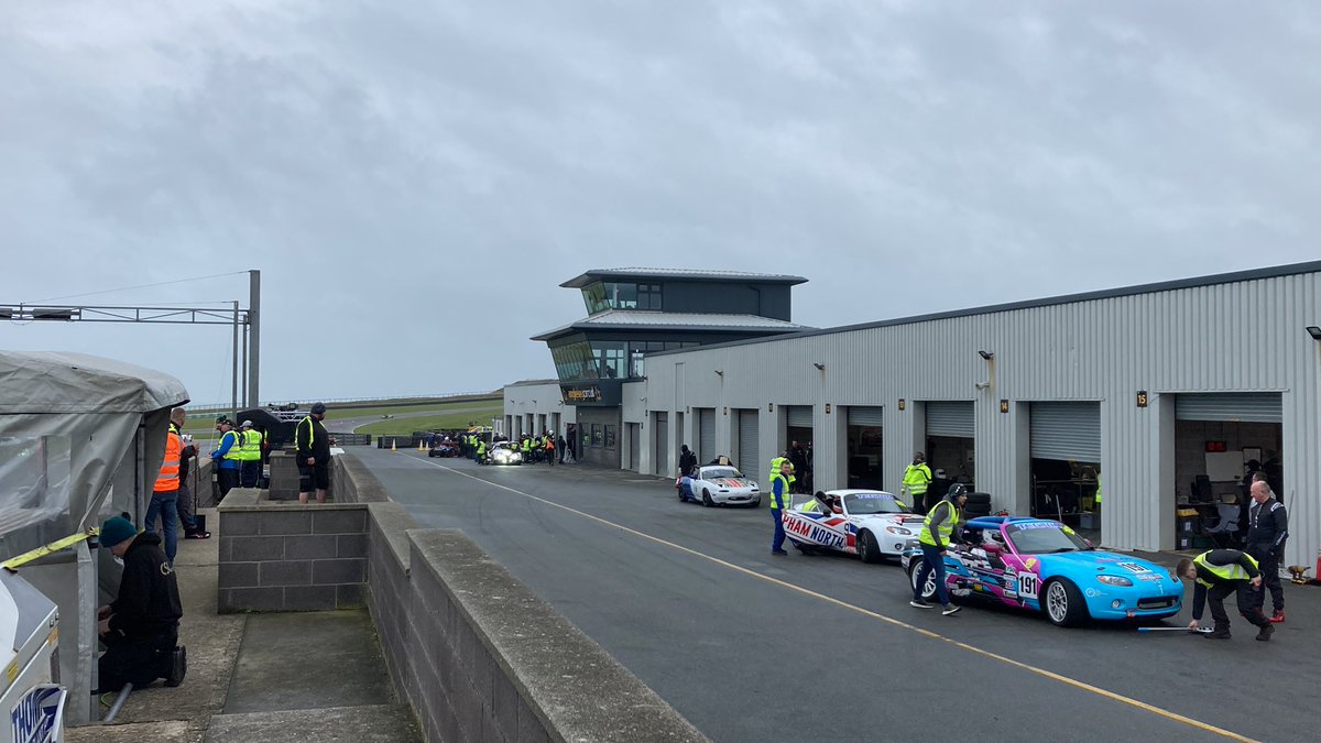 #letsgoracing #missionmotorsport #raceofrememberence #ror #OrangeArmy <a href="/BrooksonClive/">StuckFarmer</a> <a href="/DD_drinks/">David Drinkwater</a> <a href="/Tankslider/">James Cameron</a> <a href="/BrsccHQ/">BRSCC</a> <a href="/Missionmotorspt/">Mission Motorsport</a>