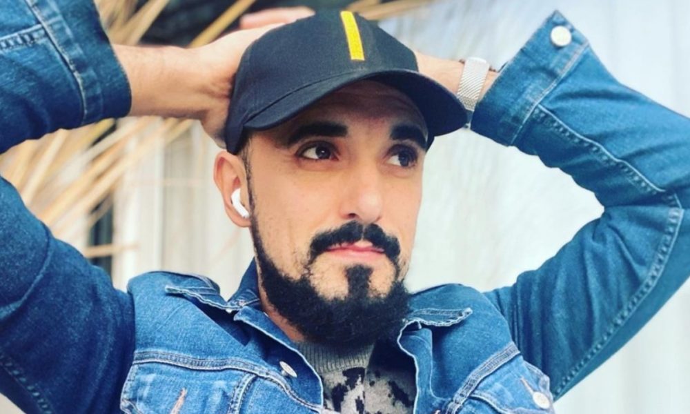labrujula24's tweet photo. Abel Pintos reveló sus hobbies cuando no está cantando o componiendo https://t.co/3CxUt5rU72 #Espectáculos #abelpintos #golf #oncemil #yoga https://t.co/hfQKJpoJ55