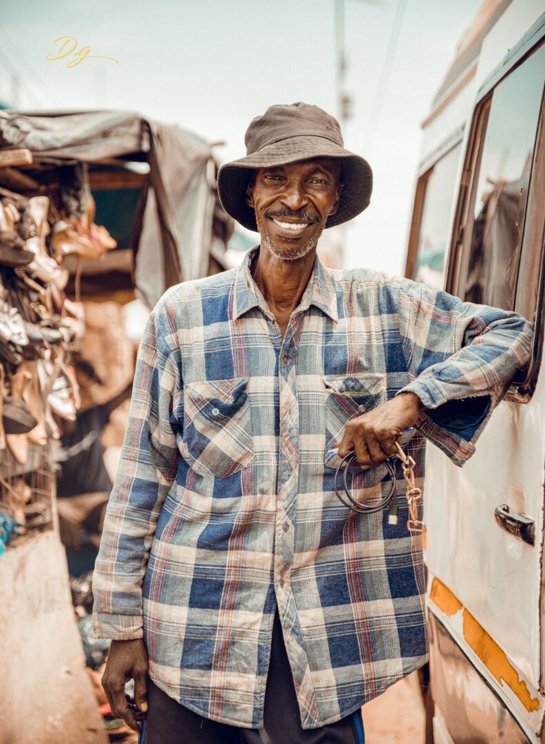 afreeqarts's tweet photo. You are valuable.

Never belittle the God in you.

Be bold and take that step.

Believe that you too can live a legacy.

Take time and build yourself.

Instead of being everywhere, focus and be needed somewhere.

Good-morning Ghana 🇬🇭 

Shot by: @GOGOEJNR

#afreeqarts
#COP26 https://t.co/SdID69Cv02