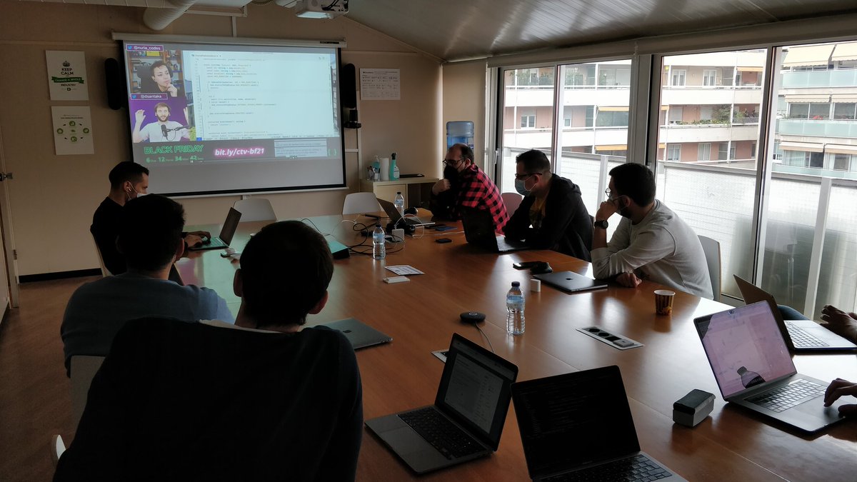 pausf_'s tweet photo. Hoy toca training con el debate de Arquitectura Hexagonal con los compañeros de @CodelyTV en @promofarmaENG https://t.co/H8cwSTXRAS
