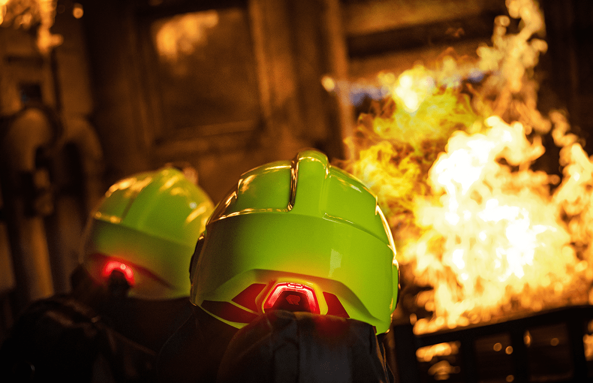 RosenbauerGroup's tweet photo. The smart helmet in fire operations π₯
The HEROS H30 #firefightinghelmet is certified in accordance with EN 443:2008 and offers maximum protection during fire operations.
Find out more about the #HEROSH30: π https://t.co/Sgf5CckheB
#everythingforthatmoment https://t.co/zcqgDPh9fU