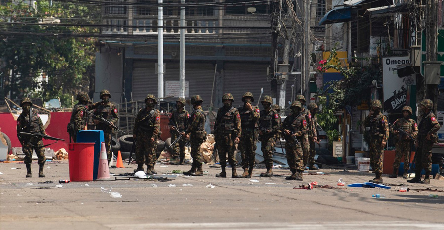 KenRoth's tweet photo. To avoid supporting war crimes, Myanmar's parallel National Unity Government "urged consumers and businesses not to store, distribute, sell and use...products and services" from the two big military conglomerates, MEHL and MEC. https://t.co/R10SICLfEc https://t.co/yh27OhlpCQ