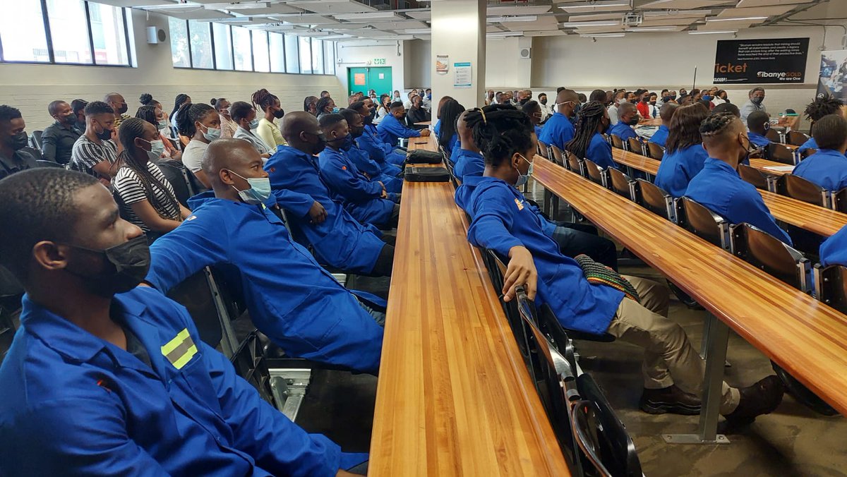 merSETASocial's tweet photo. Over 500 students completed their Work-Integrated Learning: P1 Programme at Resolution Circle at University of Johannesburg, funded by the merSETA.
#mersetaprojects
#resolutioncircle
#skillsdevelopment https://t.co/CUqIbI6SGE