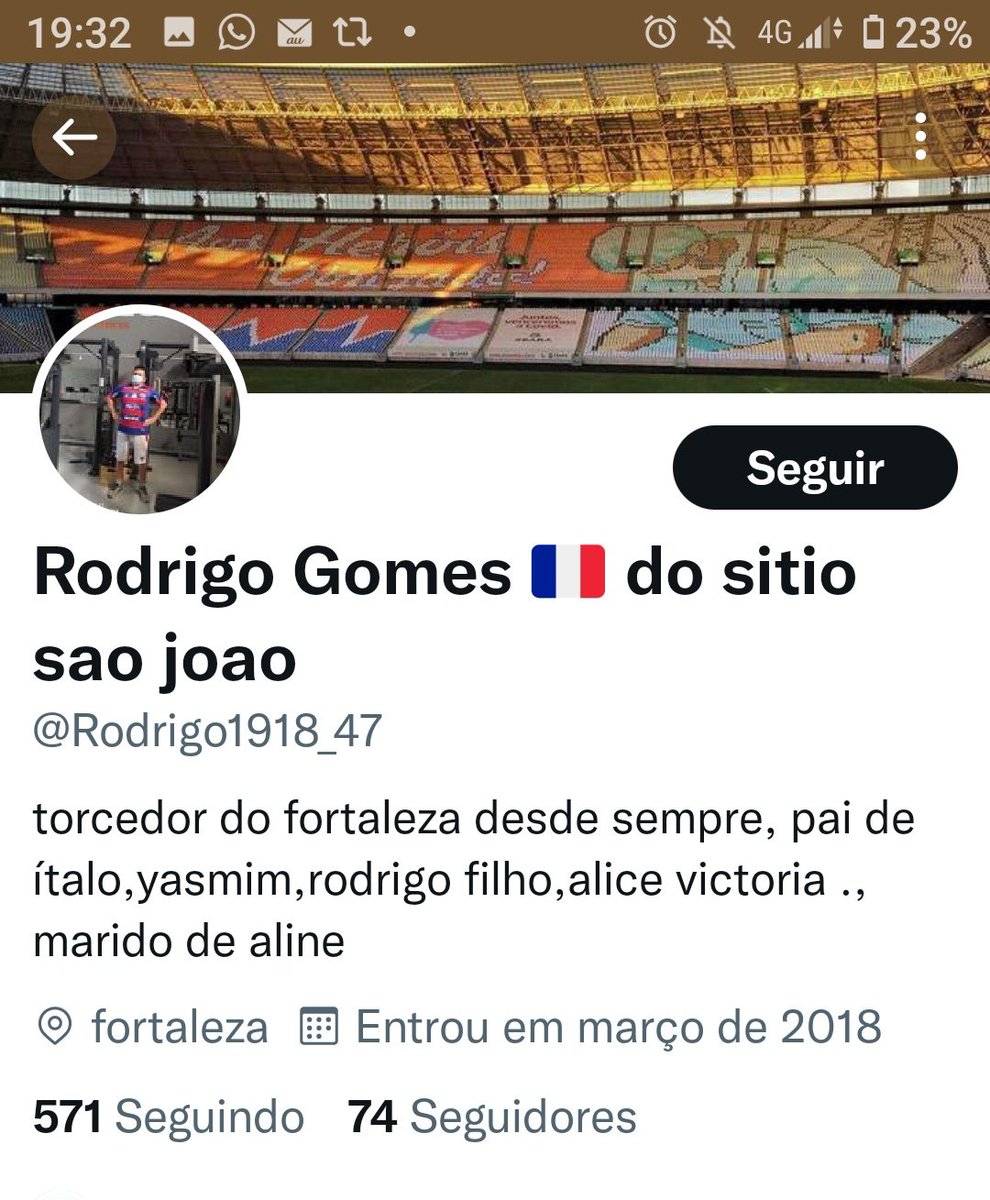 VaniWada2's tweet photo. @Rodrigo1918_47 @RenzoGracieBJJ @jairbolsonaro @BolsonaroSP @CarlosBolsonaro @FlavioBolsonaro @gilsonmachadont @Biakicis @mfriasoficial @VicenteSantini Aposto que é uma analfabeto funcional kkkk como tem gente imbecil,tá doido,deve estar bêbado essa praga https://t.co/tegzOd6kcp