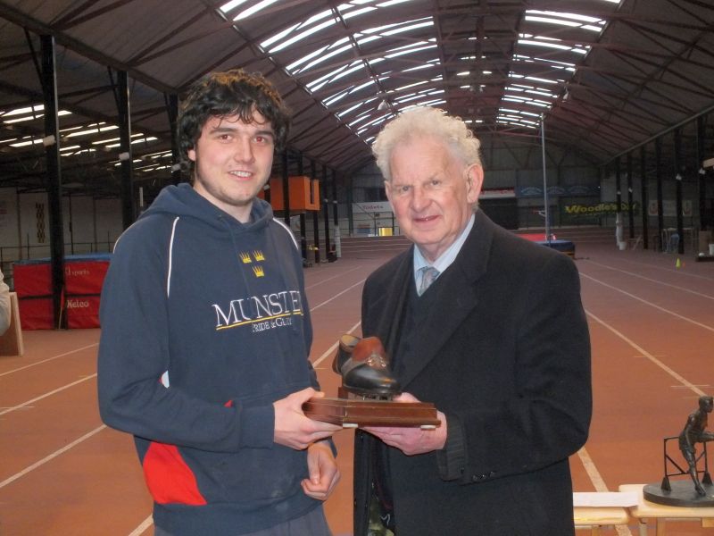 Sad to hear of the passing of Sean Naughton, the key force behind the building of the first - and for a long time the only - indoor track in Ireland. He spent over 60 years involved with his beloved @NenaghOlympic - one of those irreplaceable figures who'll be sorely missed.