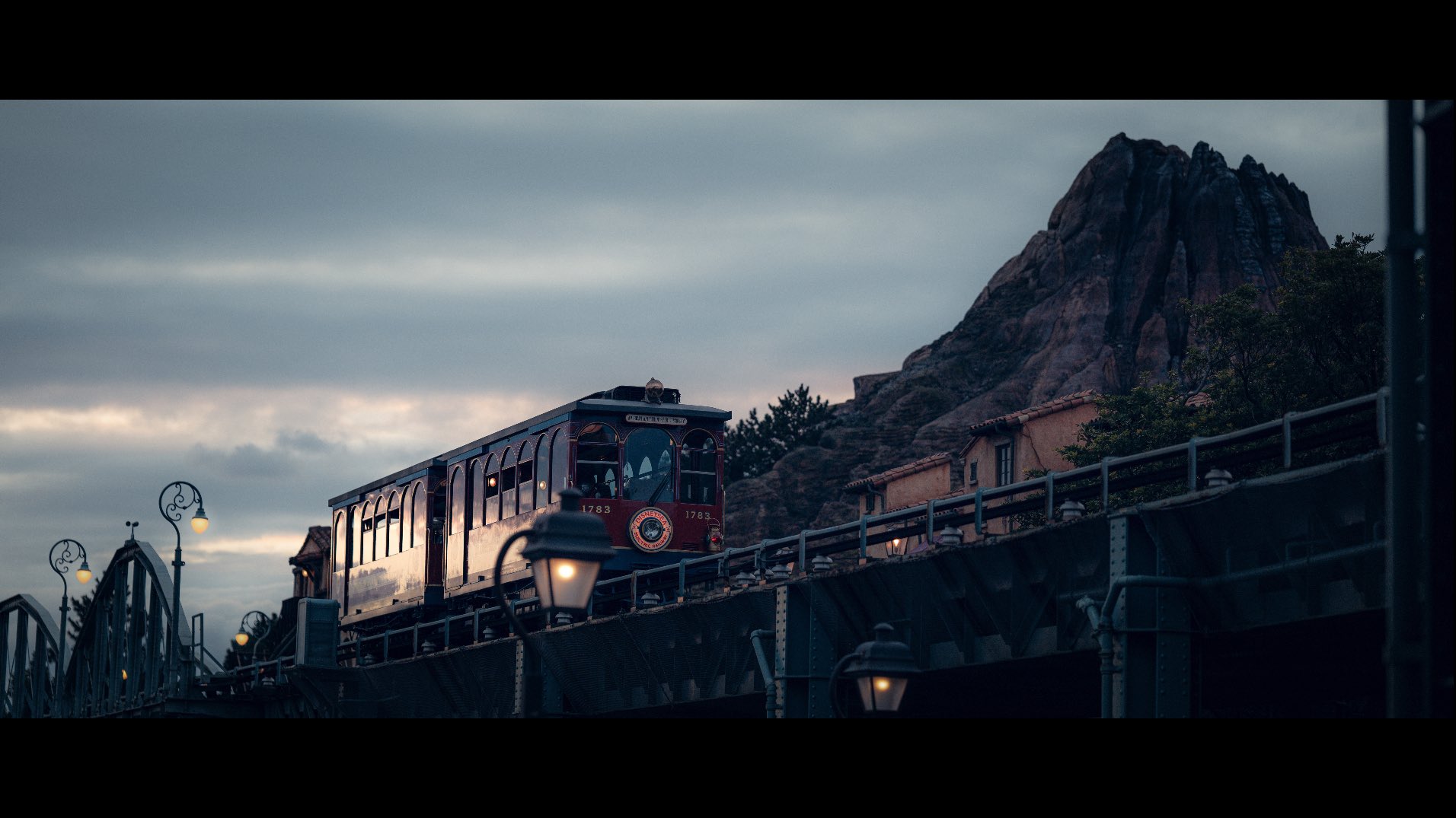 Kimi Disney Photo 映画のワンシーンのようなディズニーシー T Co Ctewur0xvs Twitter