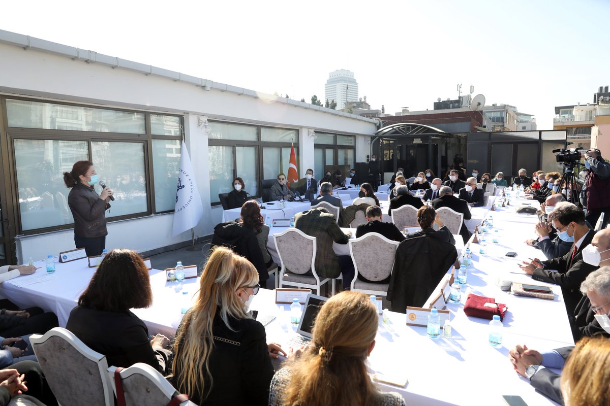 #universitemDEU Senato Toplantısı'nda Venom Uygulama ve Araştırma Merkezi'nin kurulması karara bağlandı;Pedagojik Formasyon Eğitimi Sertifika Programı Yönergesi, YÖKAK Kurumsal Akreditasyon süreci hazırlıkları ile Covid-19 hastası veya temaslı öğrencilerin durumu görüşüldü