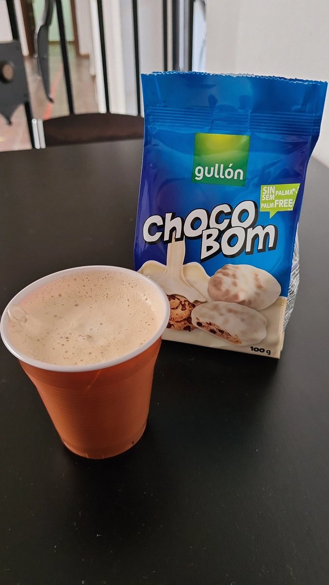 Siilesito's tweet photo. Universitario Starter Pack https://t.co/VooWEwH4XT