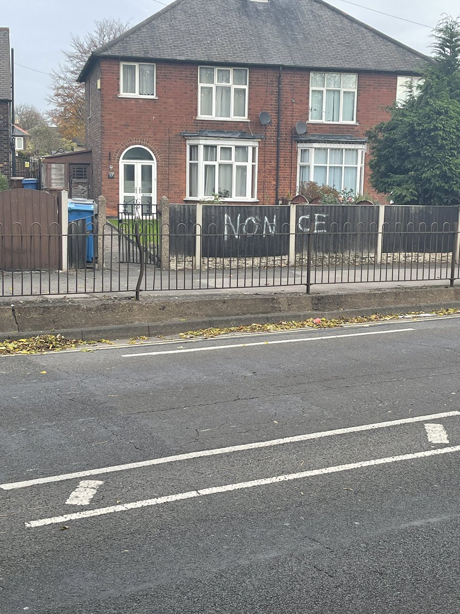 ChazzaPea's tweet photo. I’ve been saying it for a long time now, street art really is going to put Long Eaton on the map. Can anyone confirm whether it’s a banksy? https://t.co/pIago9I3zm