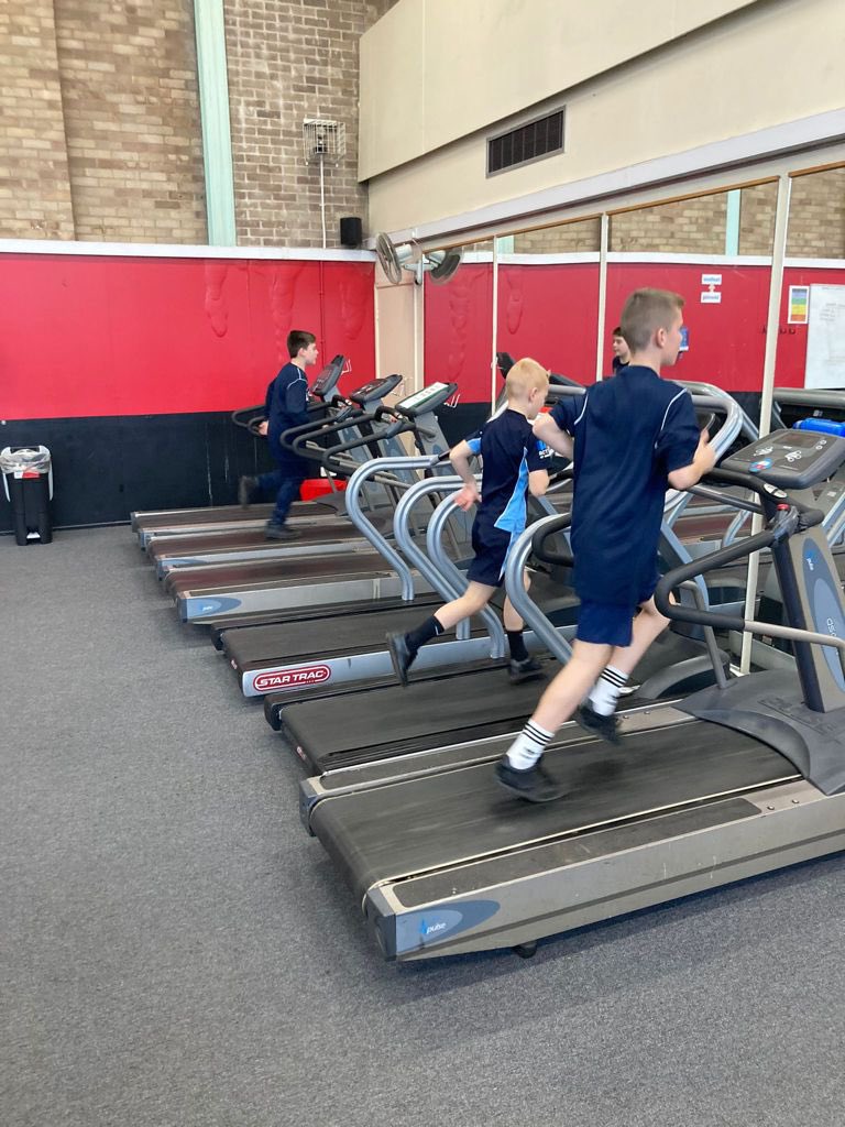 NEliteAcademy's tweet photo. A super busy week here @BenfieldSchool elite football academy.

🔘Year 9 fixture Monday
🔘Year 7 fixture Wednesday 
🔘As well as starting our indoor S&amp;C programme.
🔘And our winter Futsal training. 

🙌🏻Competitive fixtures
👌🏻Technical and physical development 

#playlearngrow https://t.co/jYAsrdYGtu