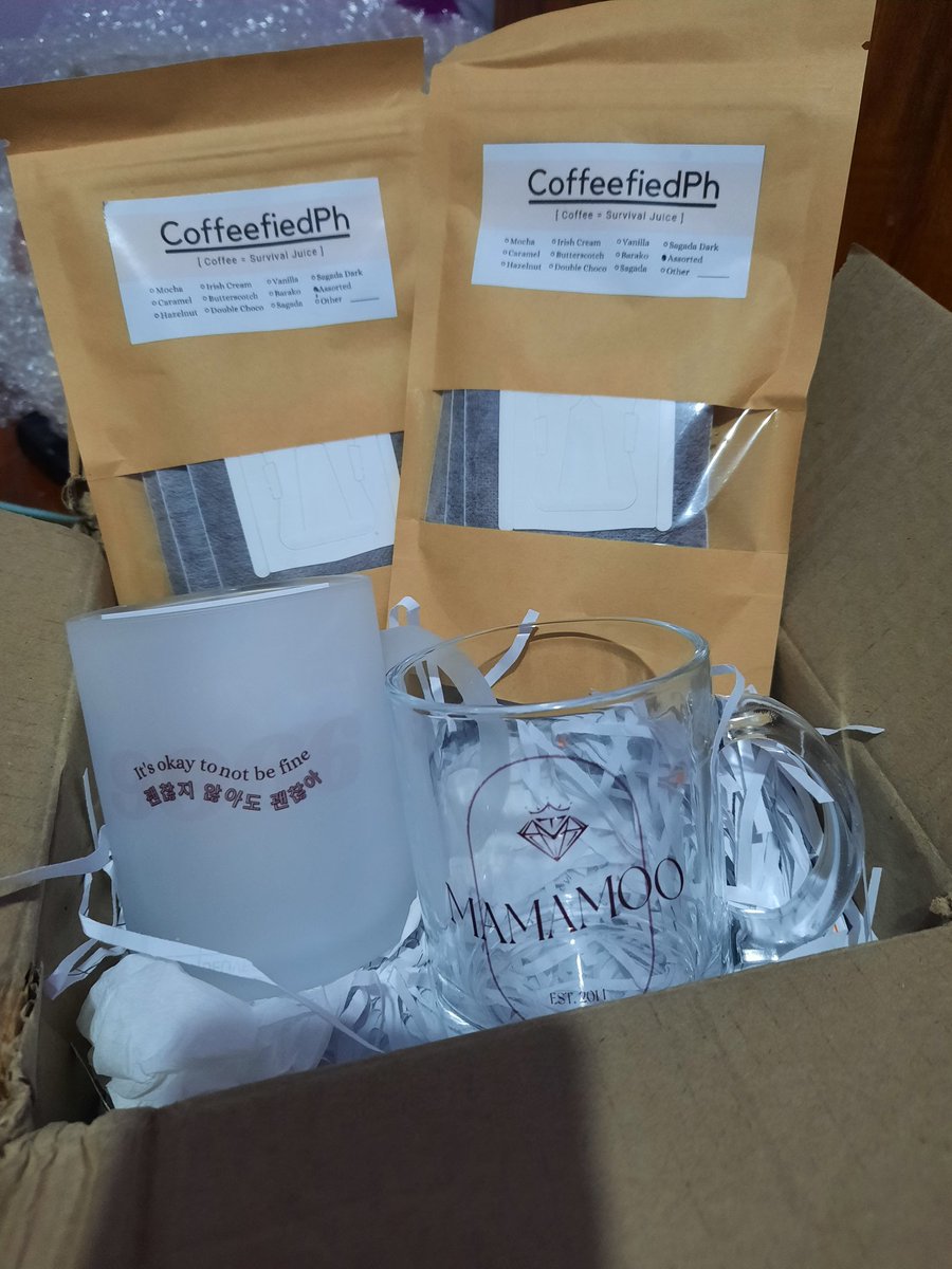 missmoonbyul's tweet photo. Finally got my mmm mugs and coffee. Thank you @TheBudolCart ❤ #TBCFeedbacks https://t.co/iAJR1MYsuH