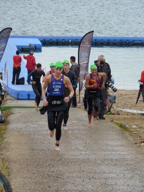 NorthumbrianH2O's tweet image. Our people are champions, we know that...

But give it up for Nia, who is on placement with us!

She recently came 2nd in the 2021 World Triathlon Championships👏🥈

She's officially the 2nd fastest in the WORLD for the 20-24 age-group aquathlon category!🌟

Proud of you Nia!💙