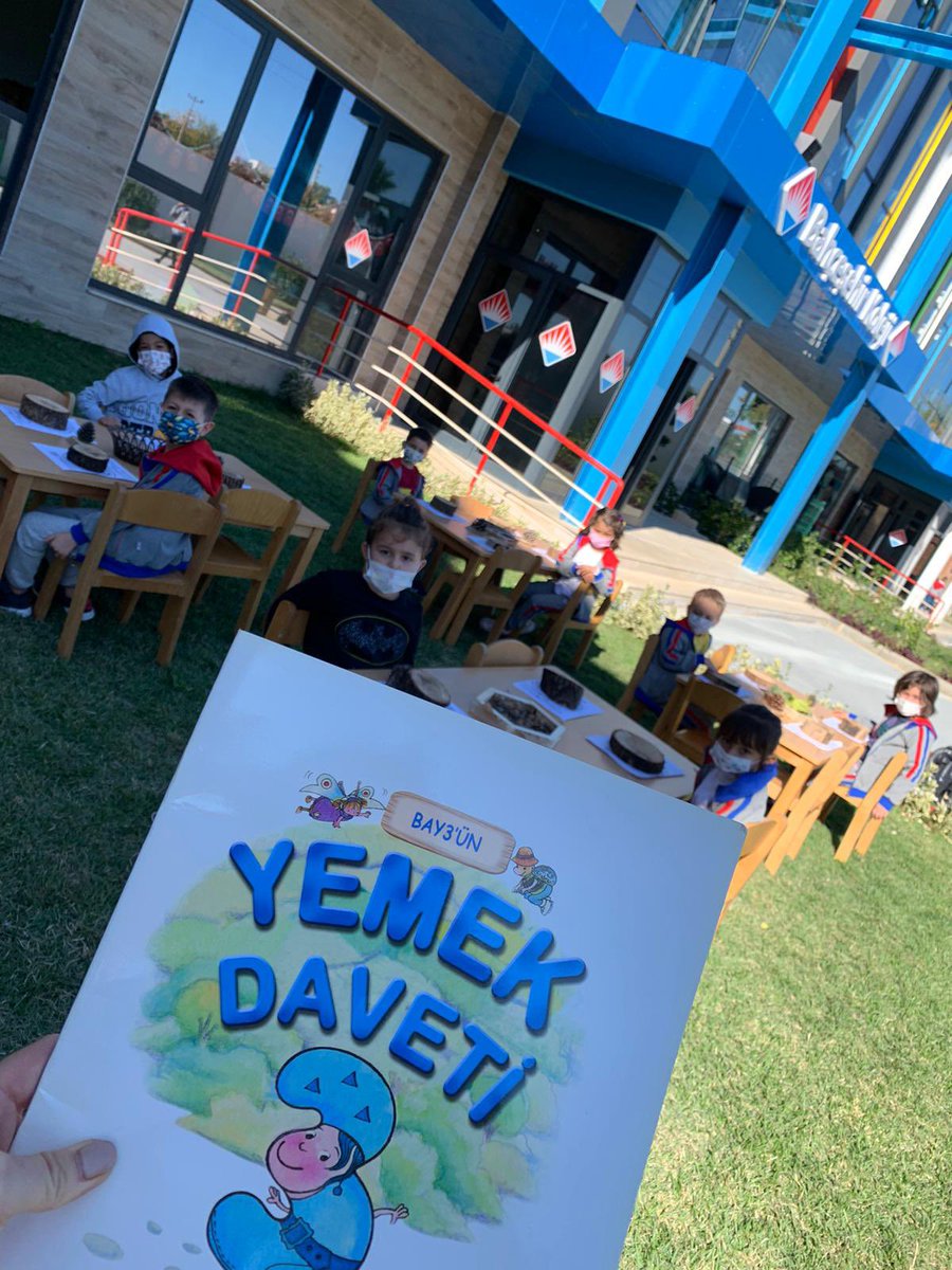 serik_bk's tweet photo. Bahçeşehir Koleji Serik Aspendos Kampüsü Mathazone ve Masterkids bütünleştirilmiş etkinliğimizde Bay 3'ün Yemek davetindeydik.Ögrencilerimiz  masa düzeni nasıl kurulur öğrenirken doğal malzemelerle etkinlik yapmanın mutluluğunu yaşadılar.
#Mathazone
#Masterkids
@ZehraYurdaer https://t.co/AaI7ZHBgeW