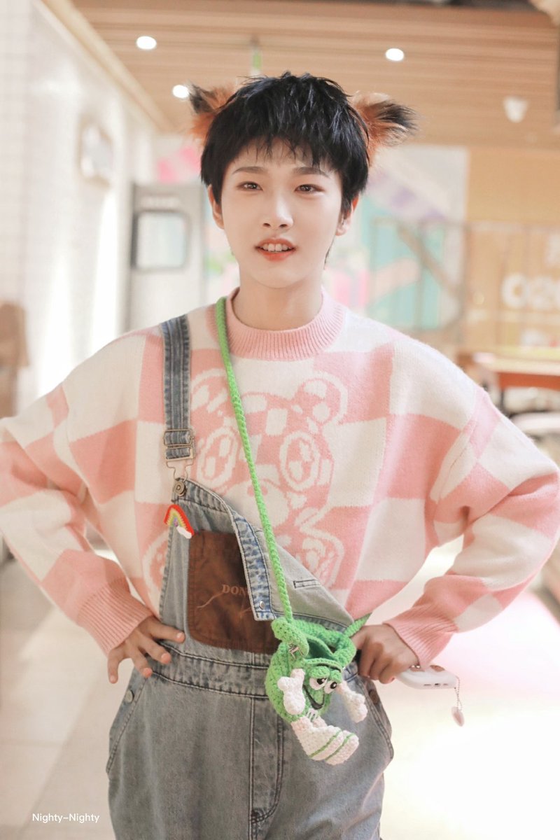 maewontao's tweet photo. *HEART ATTACK* 💘😳 https://t.co/ww6xaO1tLb