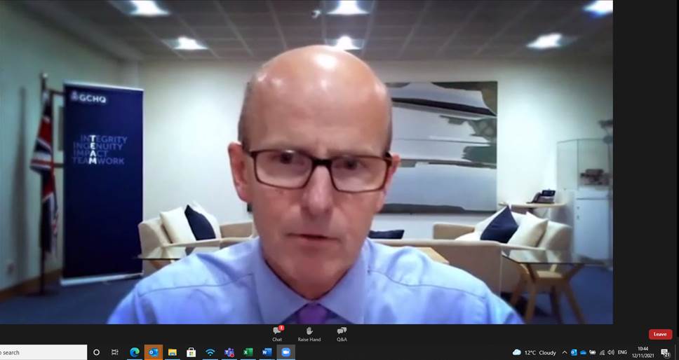 Director of GCHQ Sir Jeremy Fleming explaining to Bernadette Holmes MBE and Chair of CIOL Qualifications that there are always jobs for Linguists at GCHQ! <a href="/CIOLinguists/">CIOL</a> #professionallinguists #languageshow