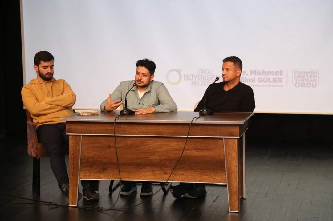 KAPAN filmimiz Ordu Büyükşehir Belediyesi Karadeniz Tiyatrosu'nda seyirciyle buluştu. Gösterim sonrası, bol sorulu, geniş katılımlı güzel bir söyleşi de gerçekleştirdik... 😊 İştirak eden ve emeği geçen herkese çok teşekkür ederiz.