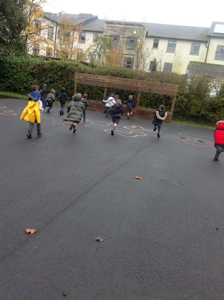 Class4KR's tweet photo. To finish off maths week Year 1 had some fun during break today. We had to solve different number problems and go and find the answers around the playground. #mathsweek #numberhunt @Class3KA_NR https://t.co/tQSB0EsNxY