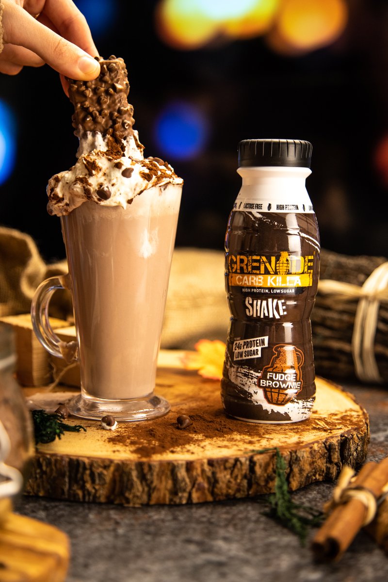 grenadeofficial's tweet photo. Cosy November nights π€ #GrenadeBars dunked in hot chocolate π€€π« https://t.co/648nXgGcoA