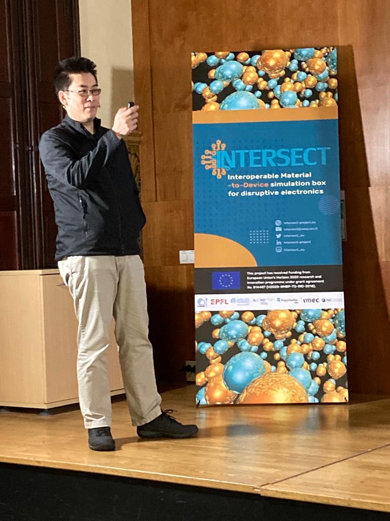 intersect_eu's tweet photo. David Gao from #nanolayers and #materials discovery and #machinelearning company @nanolayers illustrates their #devicemodels by their #atomistic structure modeling and #current #calculation through CNT contacts. #intersectworkshop https://t.co/lNQXLmdqlZ