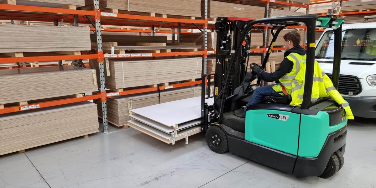 PerformPanel's tweet photo. It's the end of another busy week for the team at our new distribution site in Birmingham. Huge thanks to our team for all their hard work in getting the site fully operational over the last few months.

#PerformPanel #tilealternative #wetwall https://t.co/6UEgFL98iq