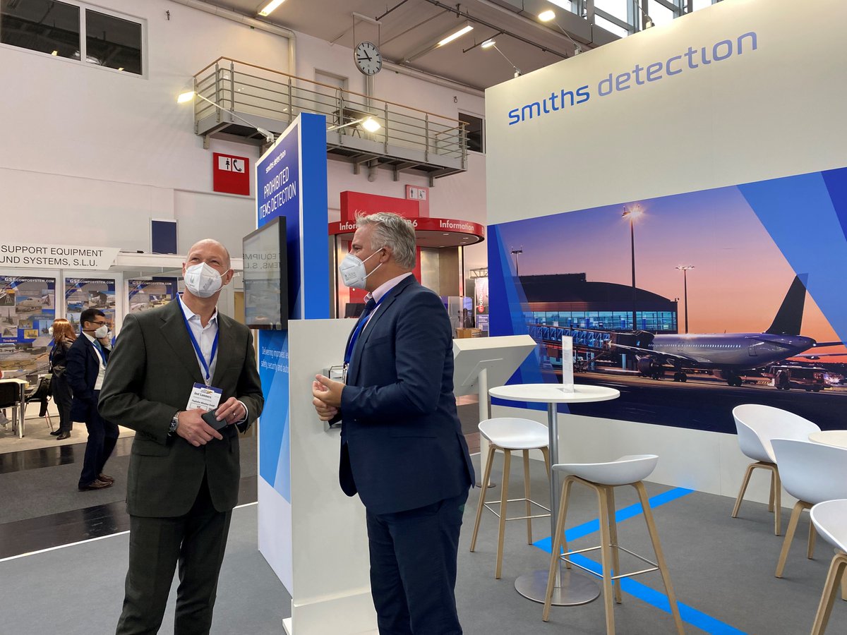 interairport's tweet photo. #interairporteurope warmly welcomes Jost Lammers to Munich Trade Fair Centre 📍

The President and CEO of @MUC_Airport joins the #runwaytorecovery and gets on board of the world's leading airport exhibition 🛫 https://t.co/5RrpAbPk1r