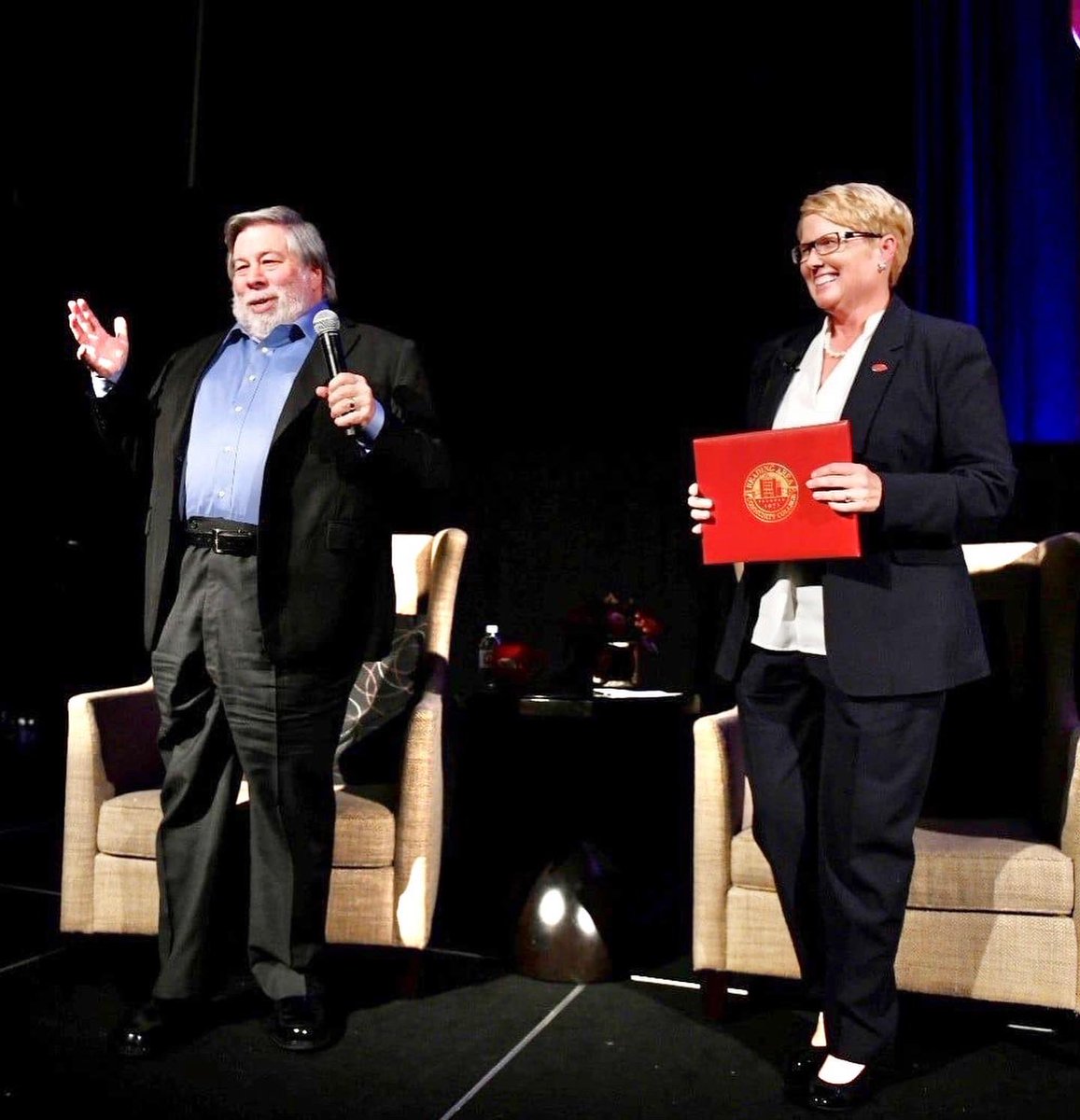 SusanREwing's tweet photo. On Nov. 10, @RACC_edu held its 50th anniversary gala. My company, #CrescentStrategy, a #WOSB, was honored to support the strategic #eventmarketing &amp; #talentbooking, bringing @Apple co-founder, @SteveWoz as the guest speaker! $1.2MM raised for college’s endowment! #RACCProud https://t.co/KENcFgJKrz