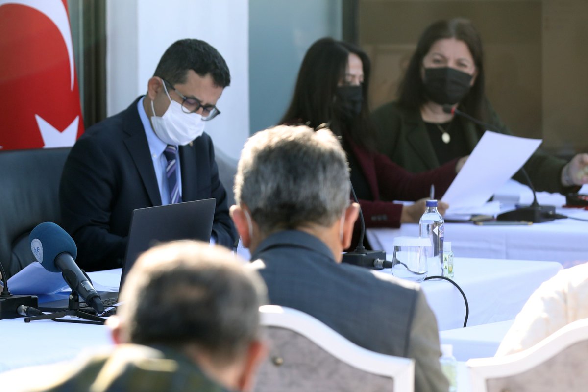 Akademik personel ve kadro görevlendirmeleri gündem maddeleri ile bir araya gelinen #universitemDEU Yönetim Kurulu Toplantısında; bazı birimlerimizin kurum ihtiyaç paylarının ayrılması karara bağlandı.