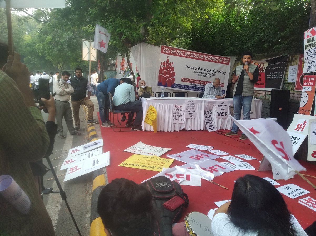 Sumit_Katariaa's tweet photo. Glimpses of the Satyagraha Against NEP at Jantar Mantar!
#RejectNEP2020 #NoToDigitalDivide
@SfiDelhi @sfiduspeaks https://t.co/DRsiBk6oz4