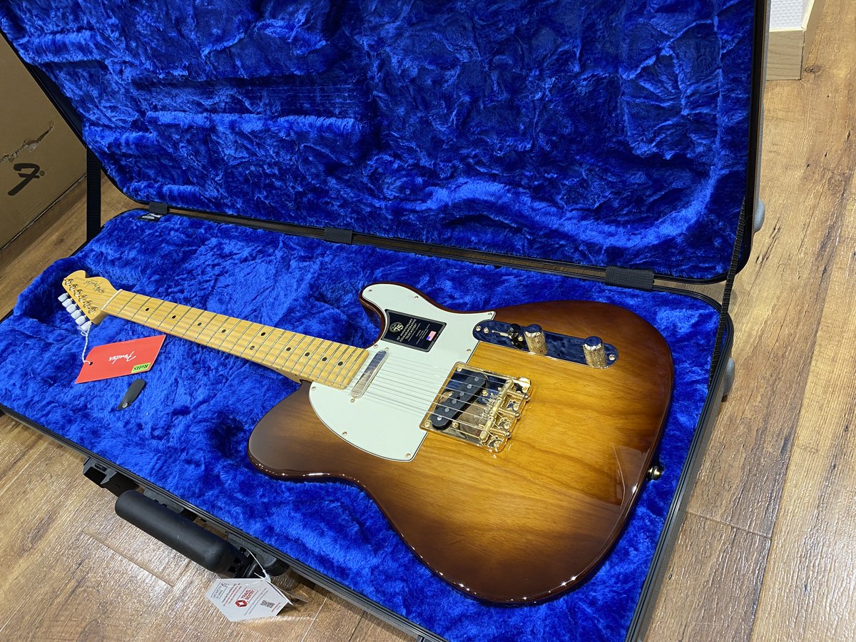shima_rifu's tweet photo. 何やらかっこいいテレキャスが入荷してきた!✨
詳細は後日!
#fender
#teleecaster
#テレキャス https://t.co/p6zdcnjIVx