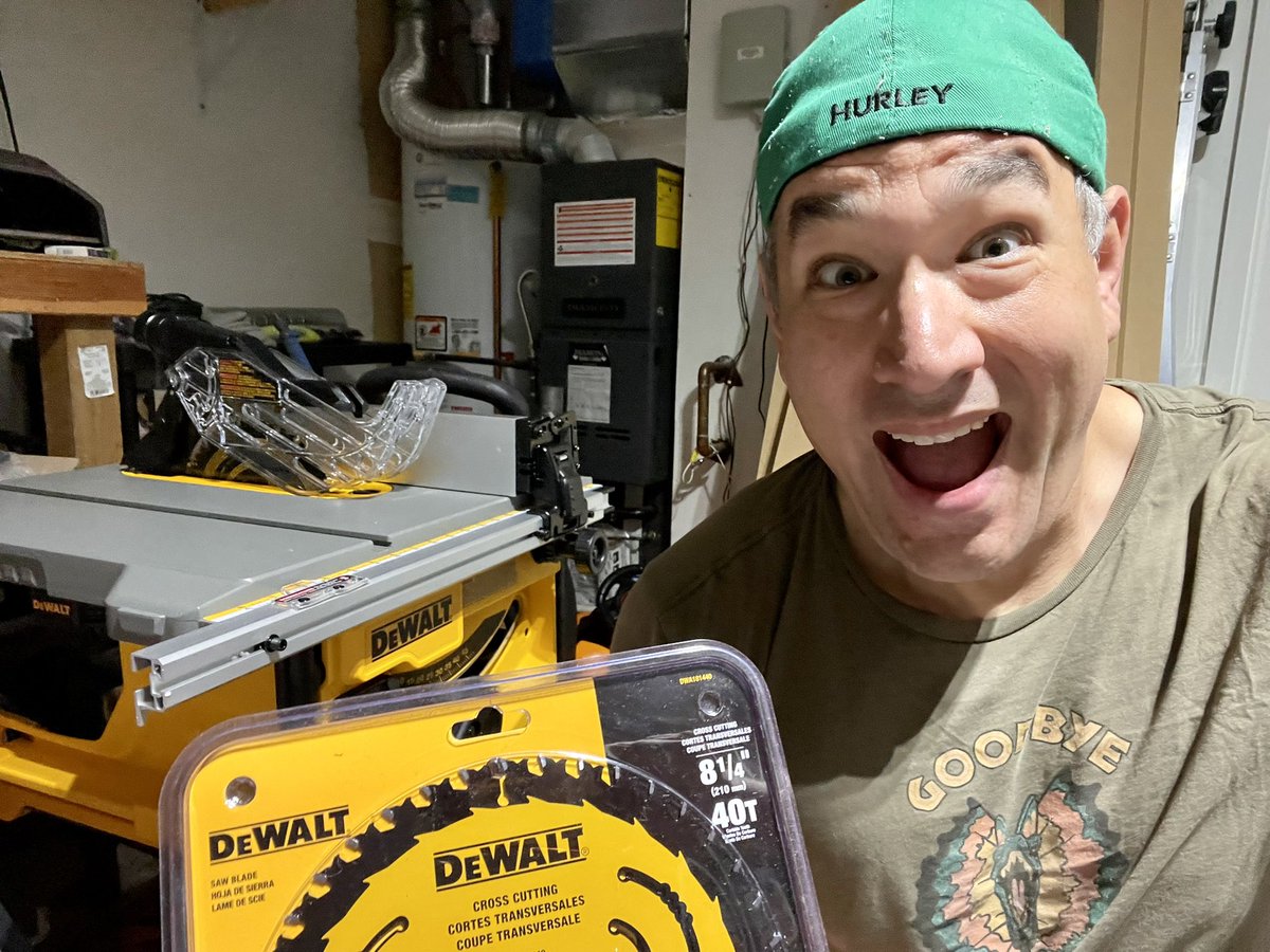SizemoreNews's tweet photo. I’ve been talking to @KristenSkovira and @frankiekatafias all week about the @DEWALTtough 15 amp 5800 RPM 8 1/4” table saw I was so excited to finally get, and now that I finally set it up, I took an award-winning photo in which you can barely see it. #sawtooth #sawteeth? https://t.co/UM1PYRVO1P
