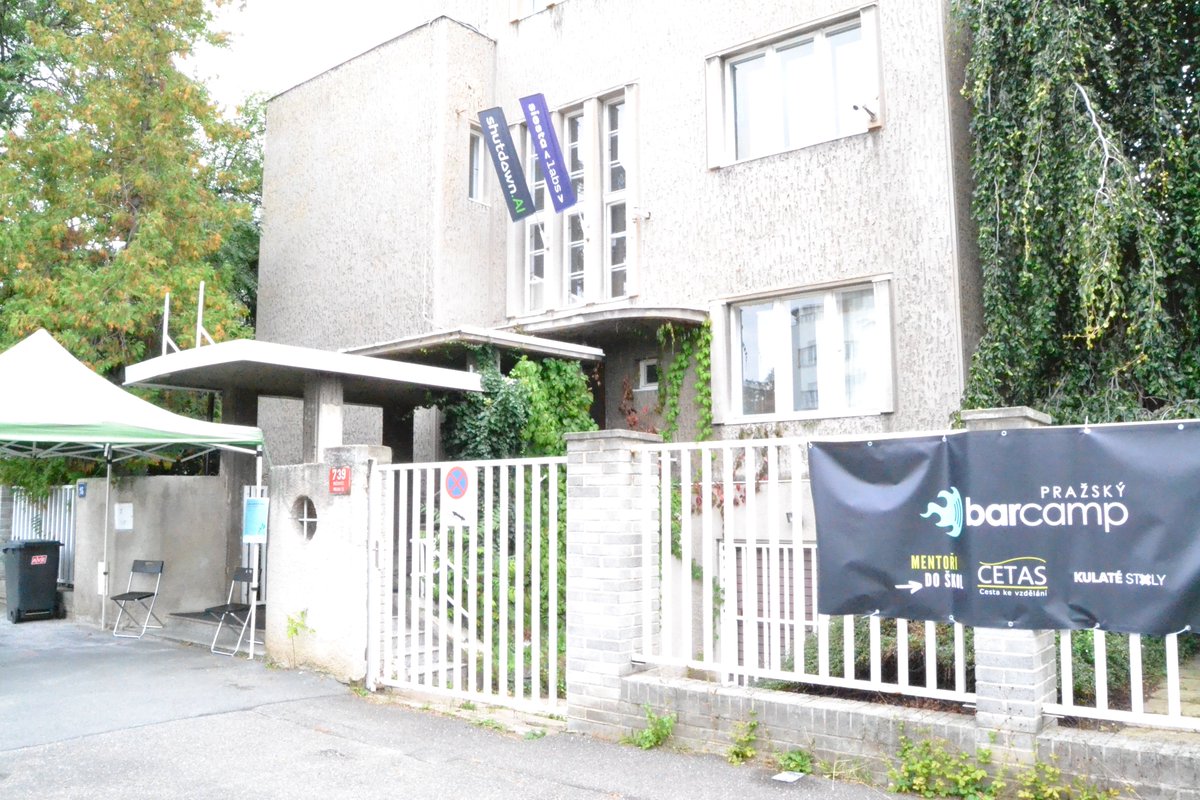 Vzpomínky na podzimní Bracamp.

#konference #bytprofi #barcamp #prazskybarcamp #cetas