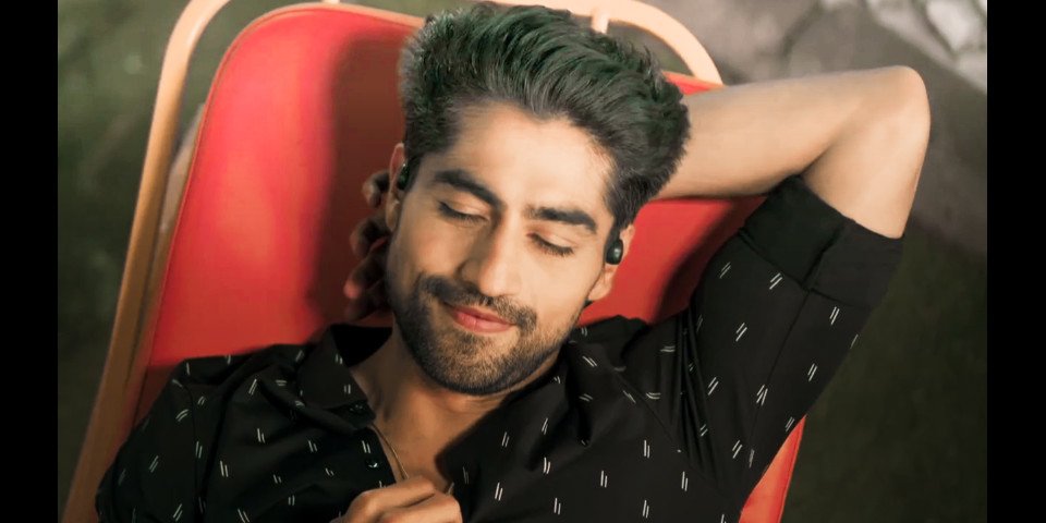 riaa_houria's tweet photo. I can stare at this man for whole my life 😭💞

#HarshadChopda #yrkkh #abhimanyuBirla https://t.co/xqPXSN9NGu
